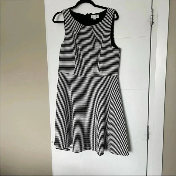Size  L Elle Striped Fit and Flare Sheath Dress - Picture 1 of 2